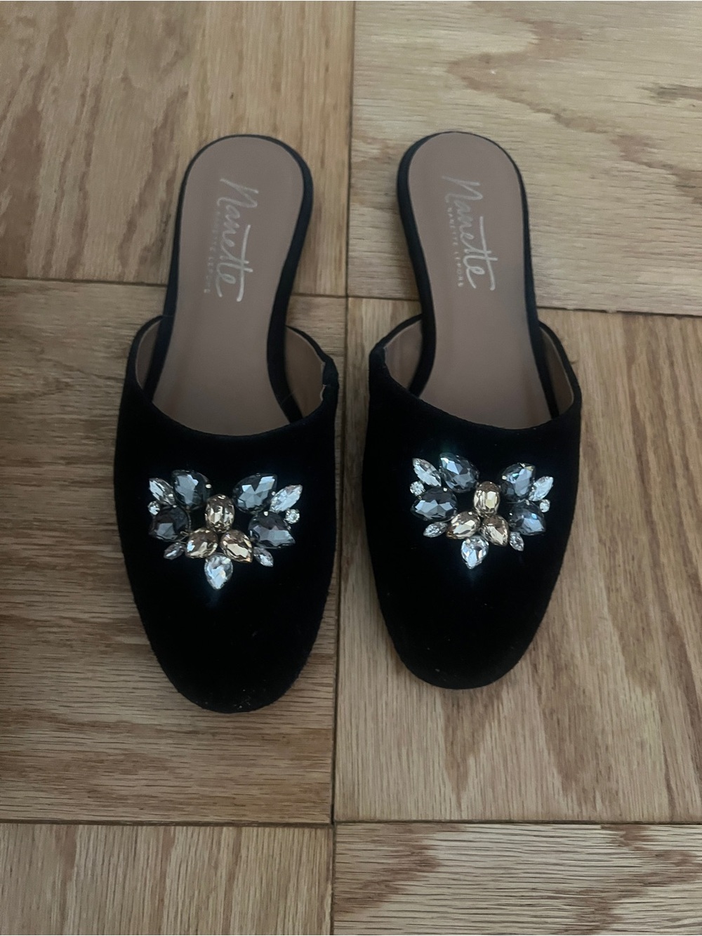 Nanette Lepore Black & White Branded Shoe Box